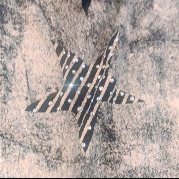 SKINNIE MINNIE Embellished Star Ruched Tee - Picture 9 of 15